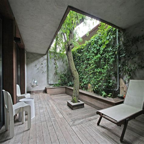Minimalist balkon dekorasyonunda sadelik